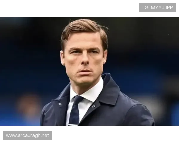 伯恩利主帅战术风格解析:注重防守组织与高效反击 伯恩利主帅战术风格解析:注重防守组织与高效反击