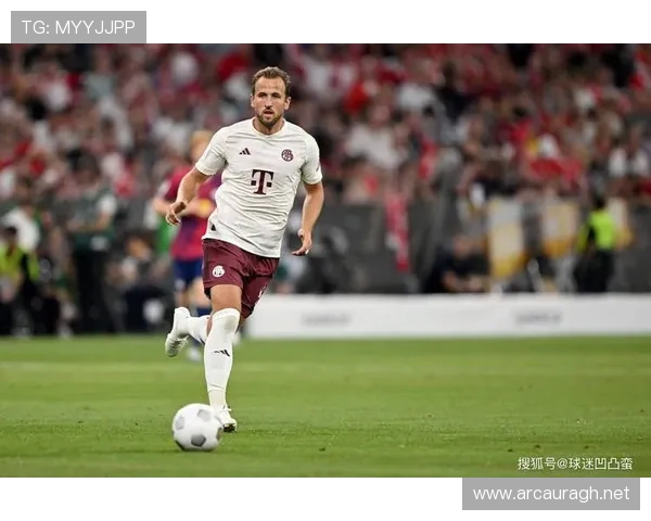 凯恩与莱万：顶级中锋之争——效率与战术角色的关键差异在哪？