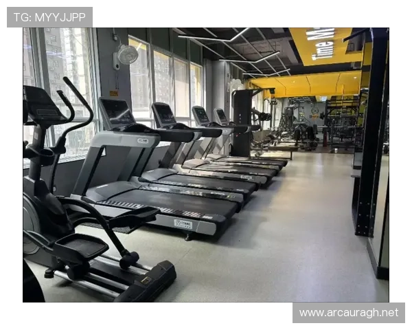 利拉德休赛期天天凌晨四点打卡训练房，咖啡当水喝