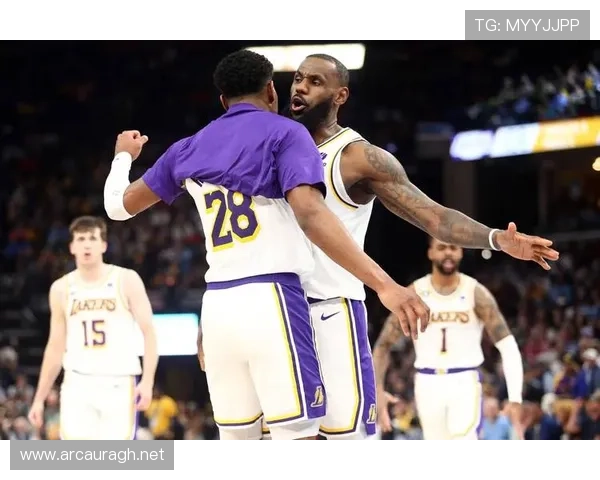 斯科蒂·巴恩斯利用无球跑动提升投篮效率拉开队内得分空间